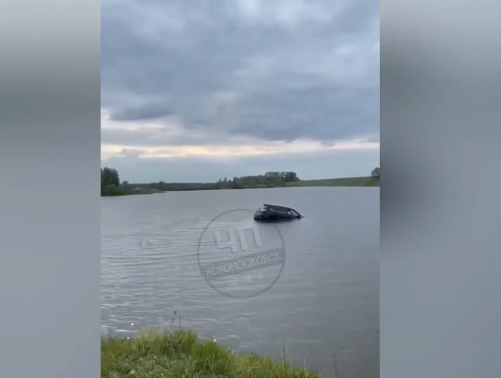 В Тульской области из реки водолазы достали утонувший Lexus