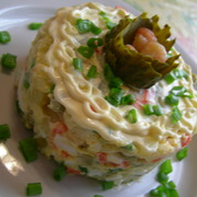 Салат с креветками (почти «оливье»)