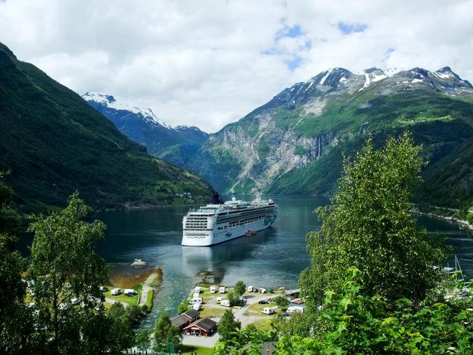 Самые знаменитые фьорды Норвегии пейзажи