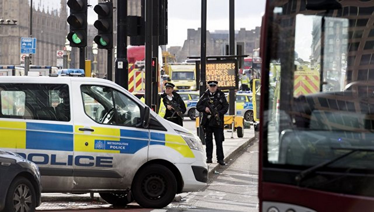 Террористы ИГИЛ взяли на себя ответственность за теракт рядом с парламентом Британии