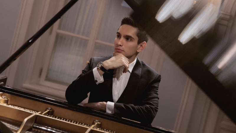 Пианист Дмитрий Шишкин: Чайковский и Рахманинов не нуждаются в украшательствах