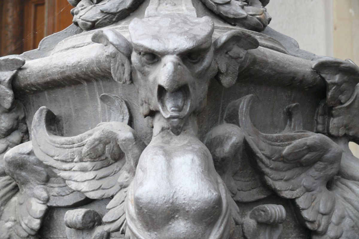 Химеры и демоны: почему древние соборы украшены монстрами