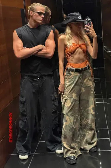 Елена Перминова намекнула на помолвку с бойфрендом Тарасом Романовым Перминова, ПерминоваЕлена, кольцо, Тарас, кольцом, пальце, Лебедевым, соцсетях, РомановЕлена, безымянном, просто, вполне, инфлюенсером, предложение, модель, сделал, всётаки, начал, возможно, возлюбленной