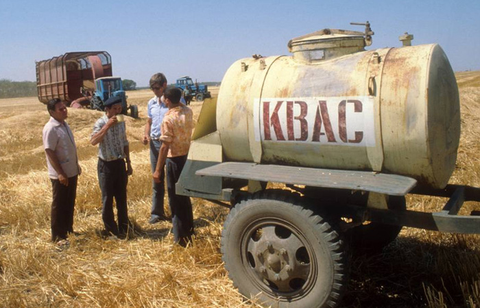 В СССР квас продавали на розлив. / Фото: life.ru 