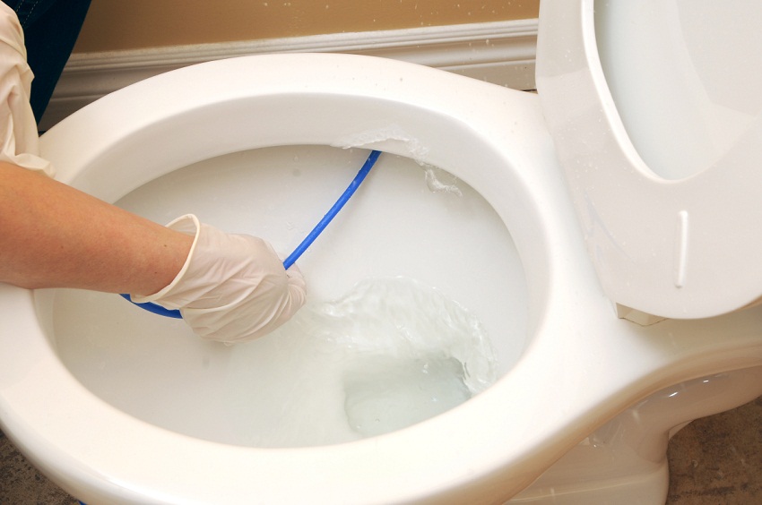 Как очистить унитаз от известкового налета: 9 действенных способов полезные советы,уборка