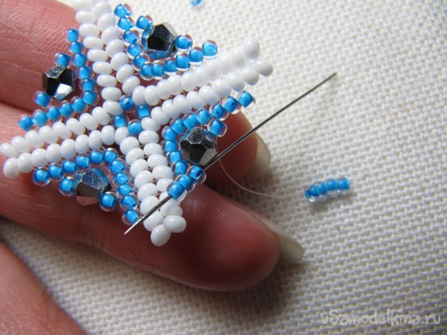 Браслет из бисера «Снежная королева» 