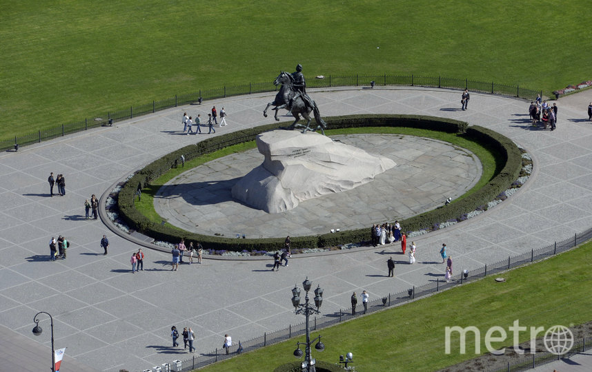 Один из главных символов Петербурга – Медный всадник был открыт 240 лет назад