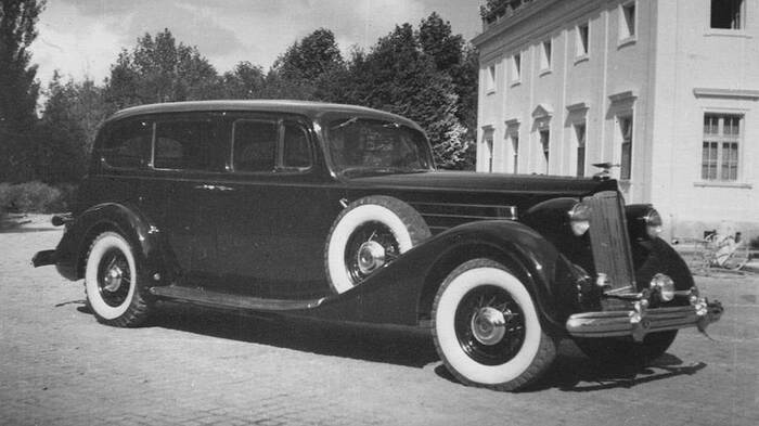 Закупленные в 1936-1937 годах бронированные Packard Twelve эксплуатировались почти полтора десятка лет.