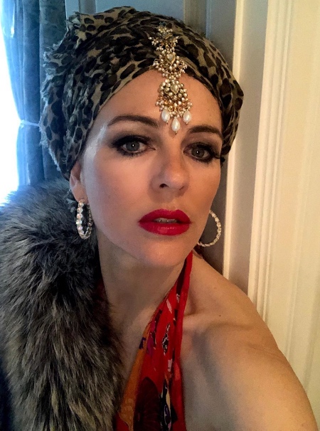 25 способов провести изоляцию по примеру зарубежных звезд: арт-терапия Кэти Холмс, эксперимент Джима Керри и другие 25 способов провести изоляцию по примеру зарубежных звезд: арт-терапия Кэти Холмс, эксперимент Джима Керри и другие Звезды,Новости о звездах