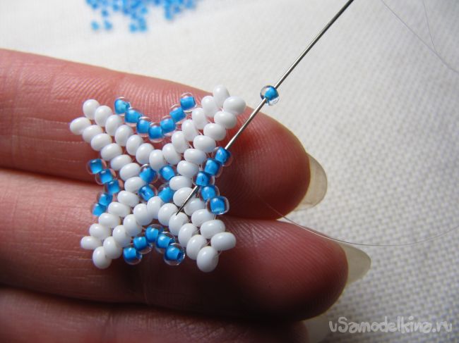 Браслет из бисера «Снежная королева» 