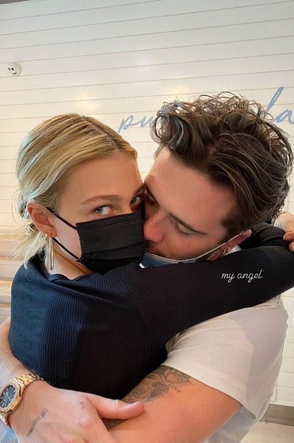 Бруклин Бекхэм и Никола Пельтц отложили свадьбу Звездные пары