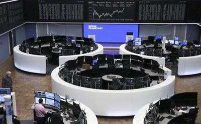 The German share price index DAX graph is pictured at the stock exchange in Frankfurt, Germany, May 25, 2021. REUTERS/Staff 