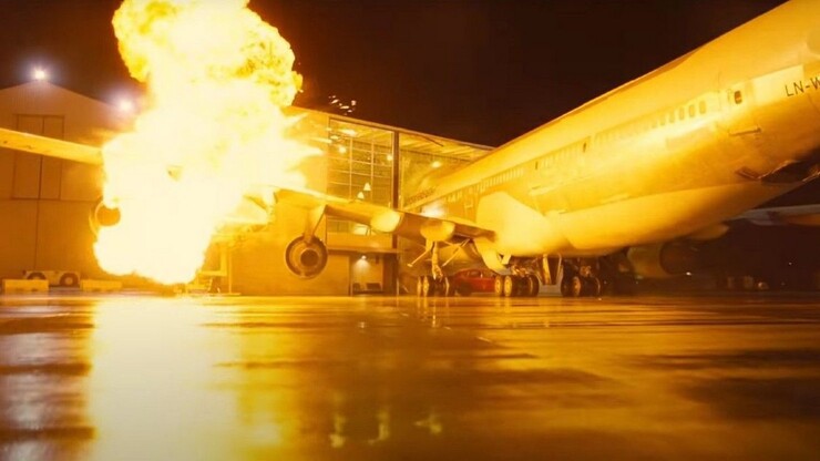 На съемках «Довода» взорвали настоящий самолет
