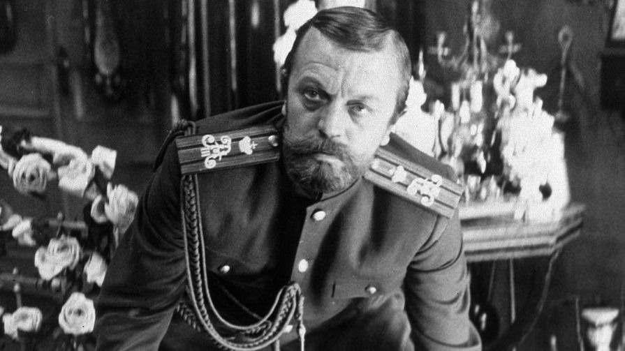 Сбежавшая жена, запрещённый фильм, внезапный уход: судьба актера Анатолия Ромашина Звезды