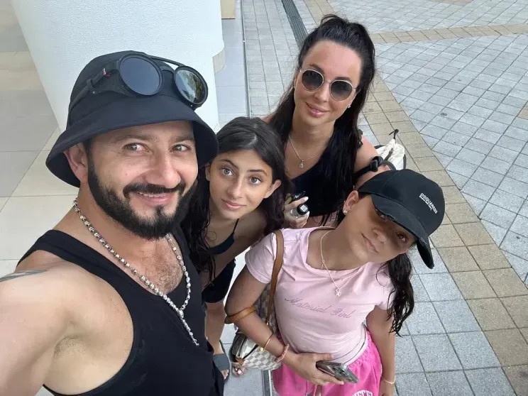 Михаил Галустян впервые вышел в свет с новой девушкой Галустян, Лилия, КиосеМихаил, назад, возлюбленной, визажисткой, Киосе, известно, вместе, Виктория, области, гриму, художницей, работает, немного, Архангельской, родом, телепроектах, артиста, 35летней