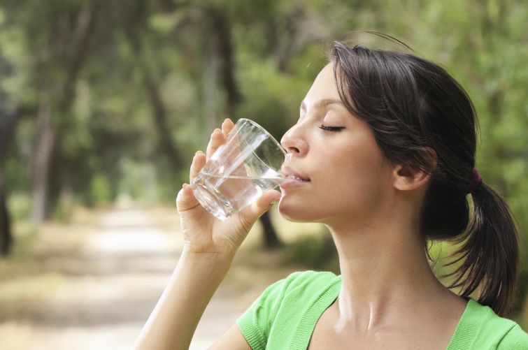 Эти советы помогут приучиться пить больше воды