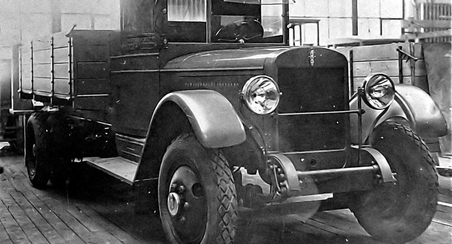 АМО-2 — советский грузовик, собранный из американских деталей