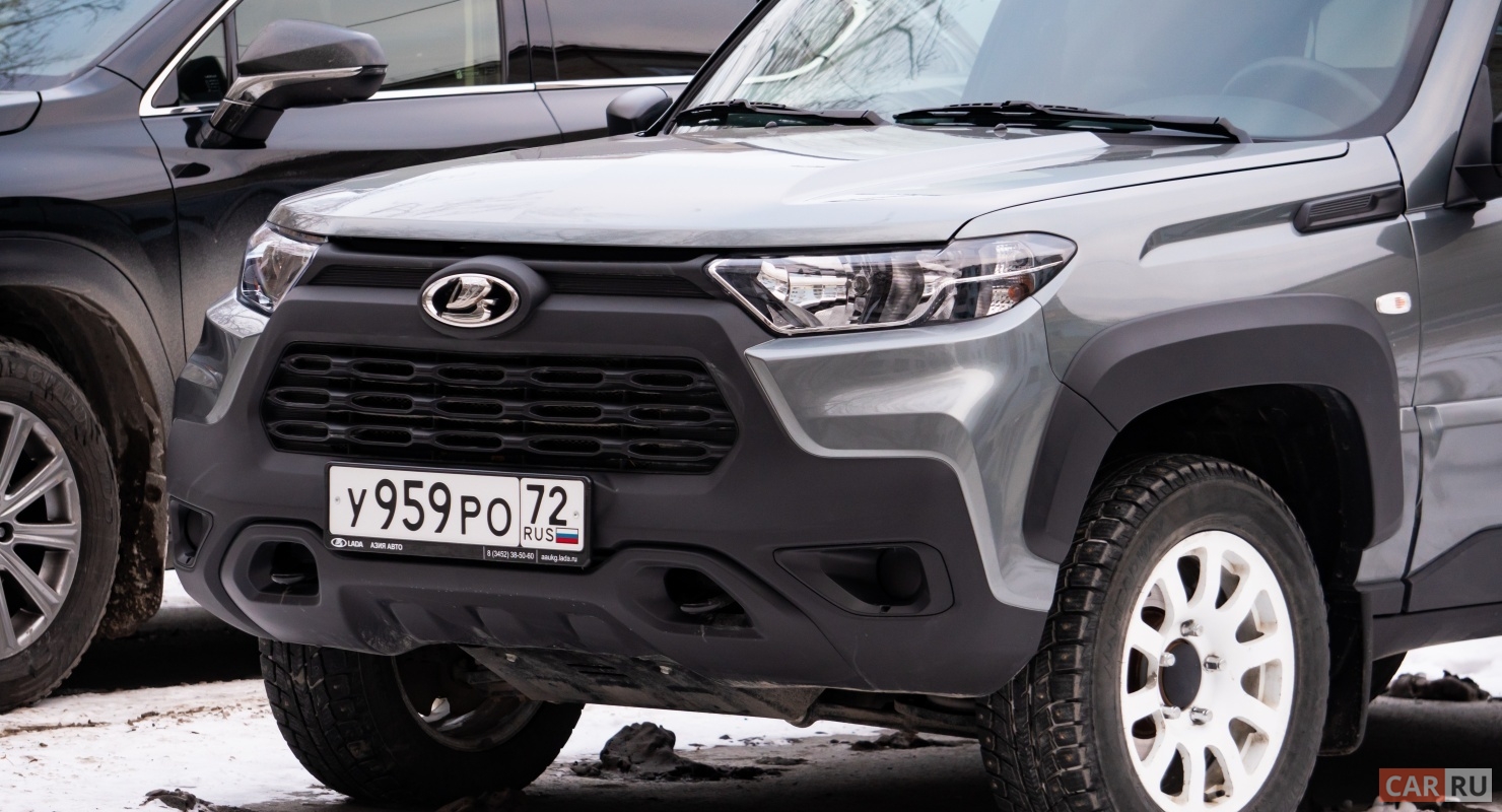 Концерн «АвтоВАЗ» представил внедорожник Lada Niva Travel в версии Black