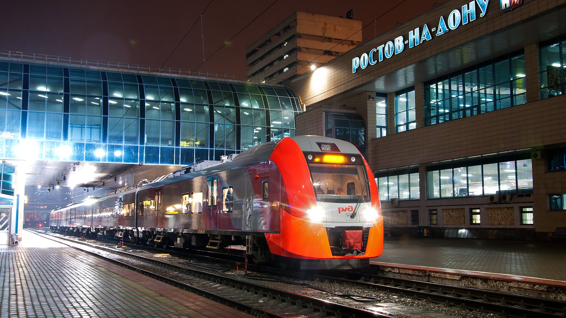 Ласточка новороссийск краснодар. Вокзал Ростов главный Ласточка. Ласточка Таганрог Новороссийск. Поезд Ласточка Ростов. Поезд Ласточка Ростов Краснодар.