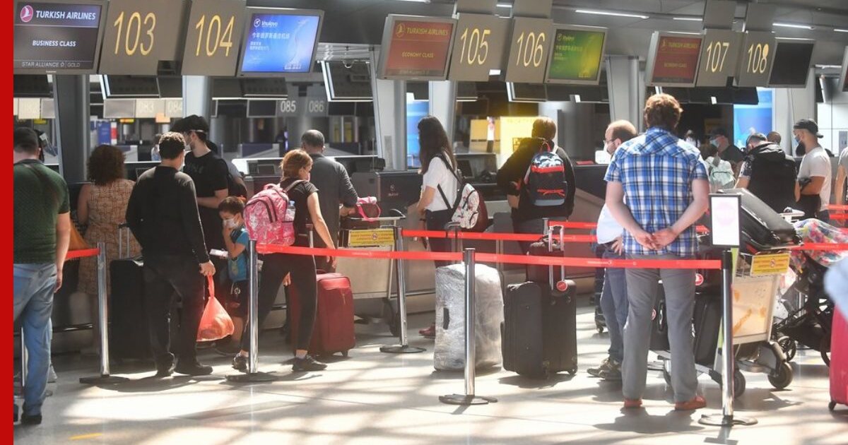 Авиакомпании России возобновили полеты на курорты Турции