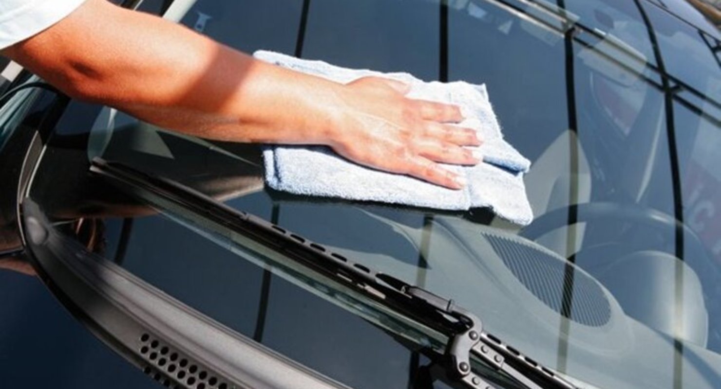Средства для мойки лобового стекла и ее правильное выполнение