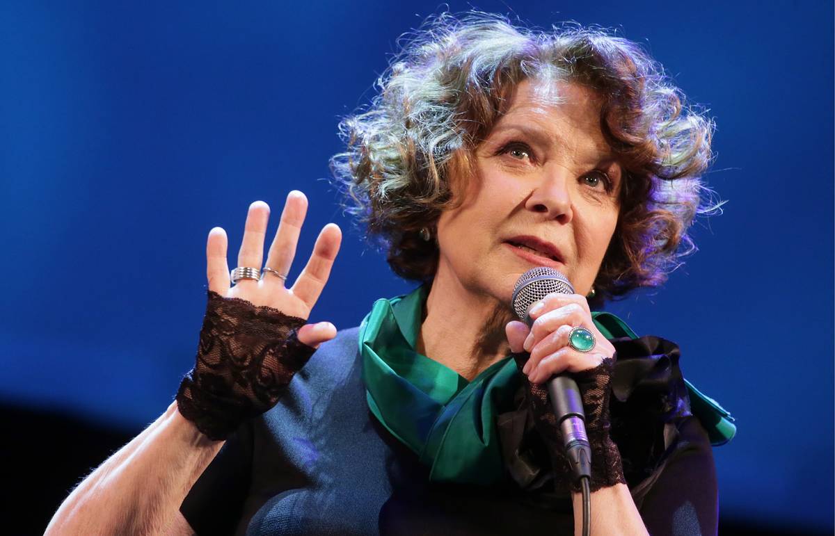 «Только попробуй изменить — убью»: Лариса Голубкина рассказала о ревности Андрея Миронова актеры,знаменитости,кино и тв,отношения