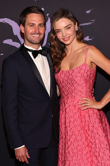 Миранда Керр и Эван Шпигель посетили благотворительный вечер в Лос-Анджелесе Миранда Керр и Эван Шпигель посетили благотворительный вечер в Лос-Анджелесе Звездные пары
