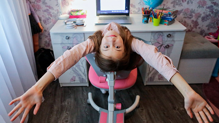 РАССЛЕДОВАТЬ И УБРАТЬ? КОМУ ПОМЕШАЛ ЗАКОН О ДИСТАНЦИОННОМ ОБРАЗОВАНИИ