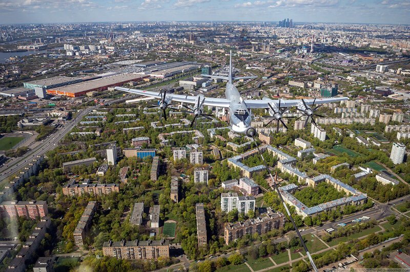 Москва из кабины самолета Ил-78 Москва из кабины самолета Ил-78