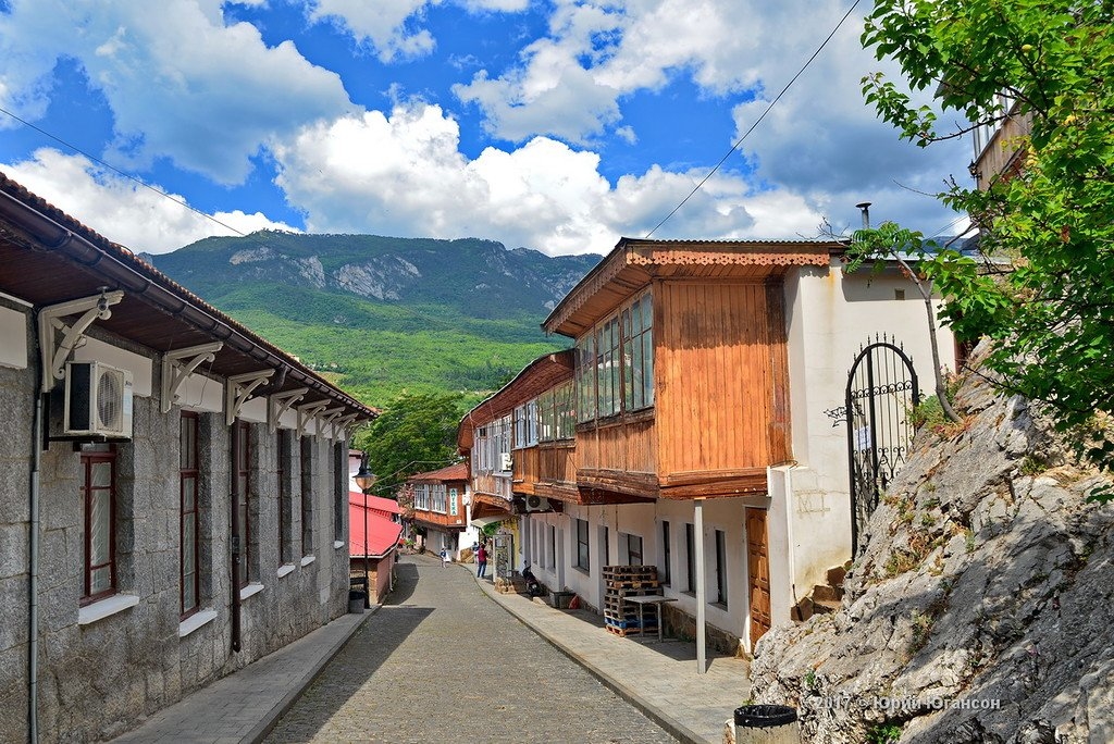 Поселок русский крым. Посёлок Гурзуф в Крыму. Крымский посёлок Гурзуф. Достопримечательность поселка Гурзуф Крым. Гурзуф улицы поселка.