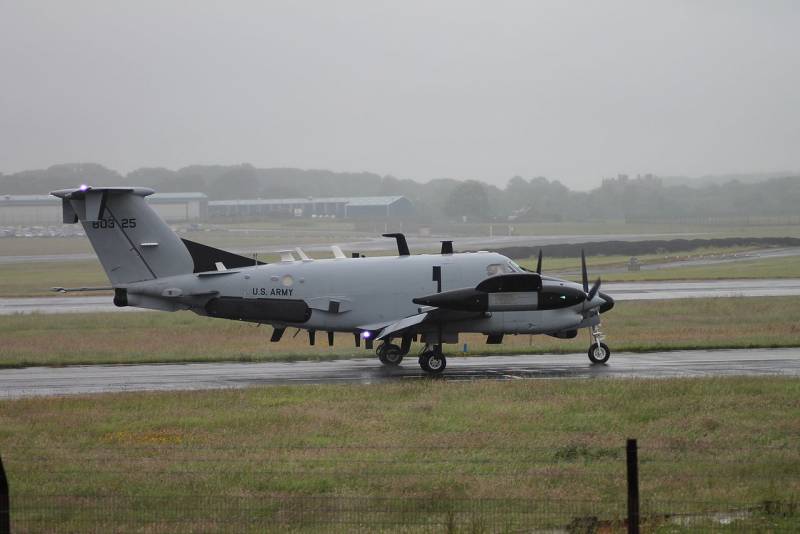 Самолеты радиотехнической разведки Beechcraft RC-12 Guardrail Самолеты радиотехнической разведки Beechcraft RC-12 Guardrail ввс