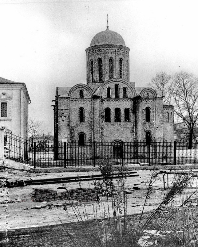 Церковь Петра и Павла в Смоленске. Вид с юга. Фотография.