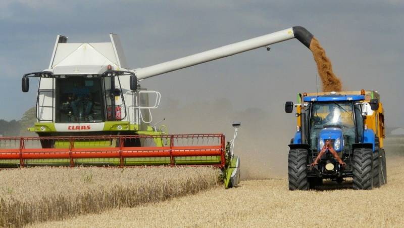 «Агрессивный экспорт»: Россия уронила цены на европейское зерно Новости