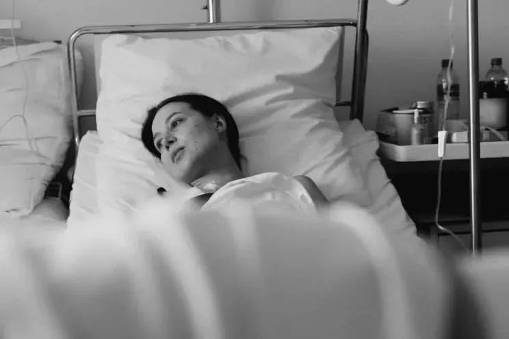 Блогерша Лерчек, которая лечится от рака четвёртой стадии, вышла на связь в парике и показала фото из больницы Сквиччиарини, Лерчек, блогерша, сыномЛерчек, которая, четвёртой, стадии, ребёнка, обнаружили, рублей, конце, февраля, родила, своего, танцам, бойфренда, тренера, Валерия, Луиса, которым