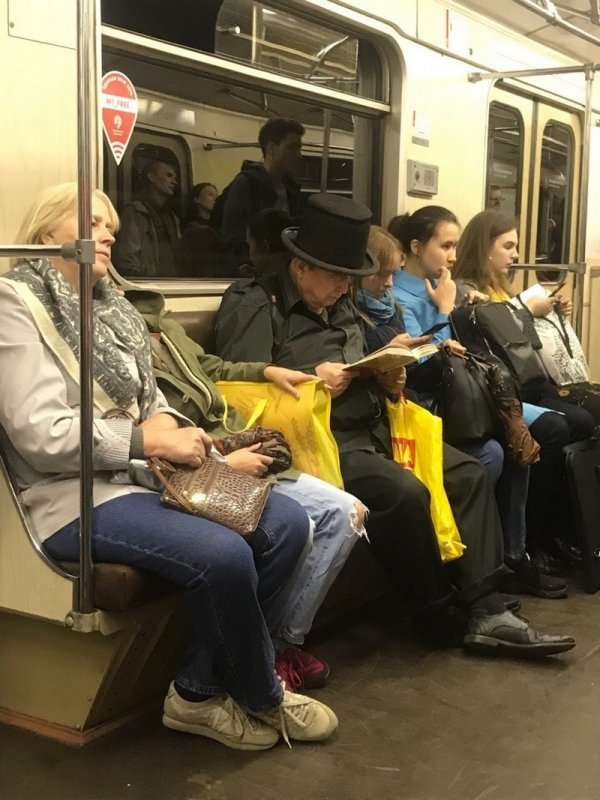 Чудаки и модники из метро  позитив,смешные картинки,юмор