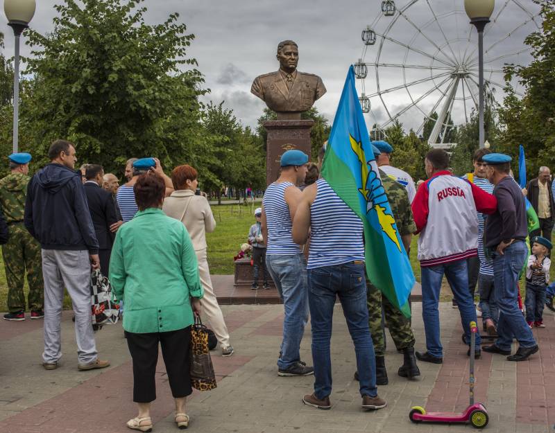 День ВДВ, фонтан и водка армия,россия