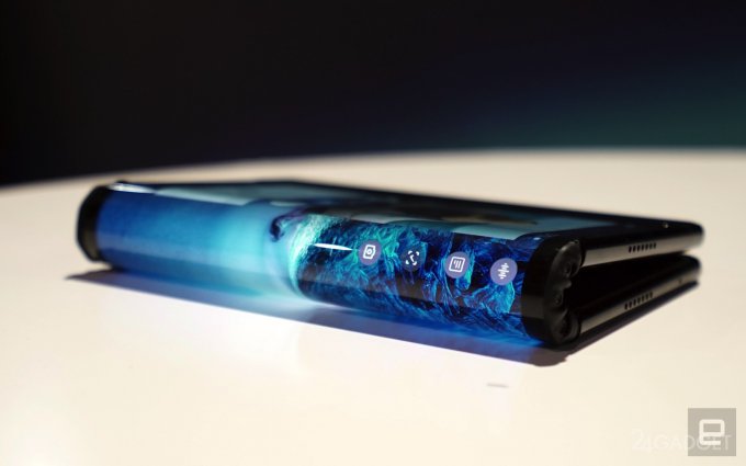 На CES 2019 привезли новый складной смартфон с гибким экраном ces 2019