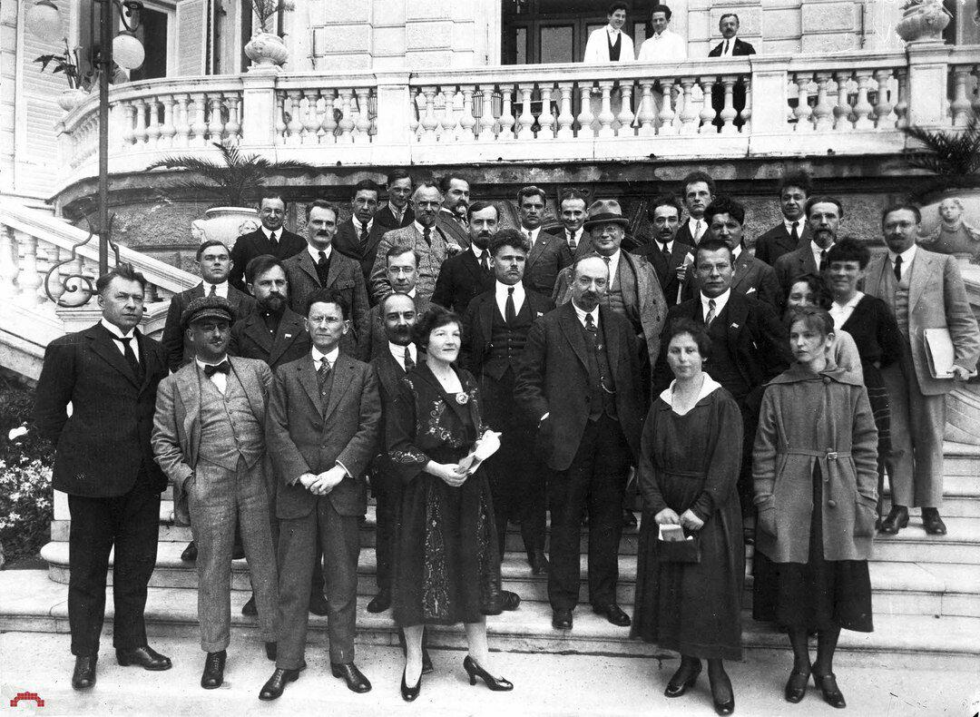 Подписание рапалльского договора год. Советская делегация в Генуе 1922. Генуэзская конференция 1922 года. Генуэзская конференция Чичерин. Генуэзская конференция 1922 Советская делегация.