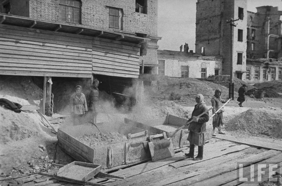 Сталинград. 1943, 1947 и 1952 года