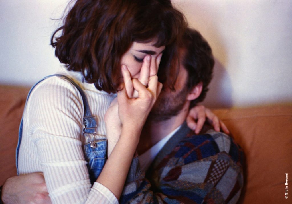 Существует ли любовь? Что нейробиологи, лингвисты, социологи, философы и психологи думают о романтической близости 