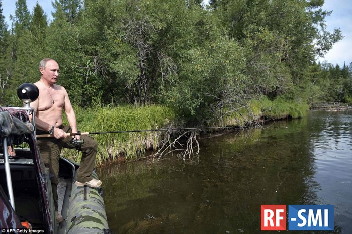 В сети появились фотографии рыбалки В. Путина.