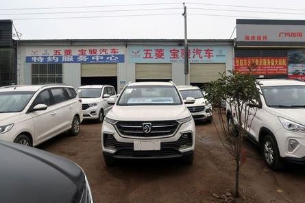 Baojun cars wait for sale in front of a dealership in Lushan county, Pingdingshan, Henan province, China November 16, 2018. Picture taken November 16, 2018. REUTERS/Yilei Sun