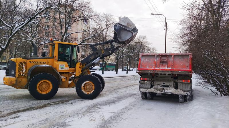 Смольный: на Петербург меньше чем за неделю выпало почти полметра снега