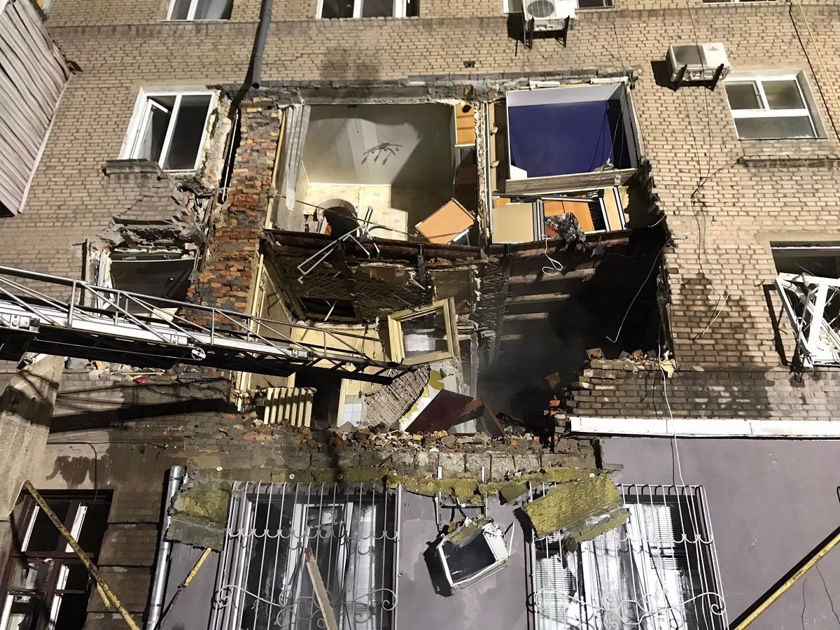 В Запорожье взорвался жилой дом: погиб местный житель