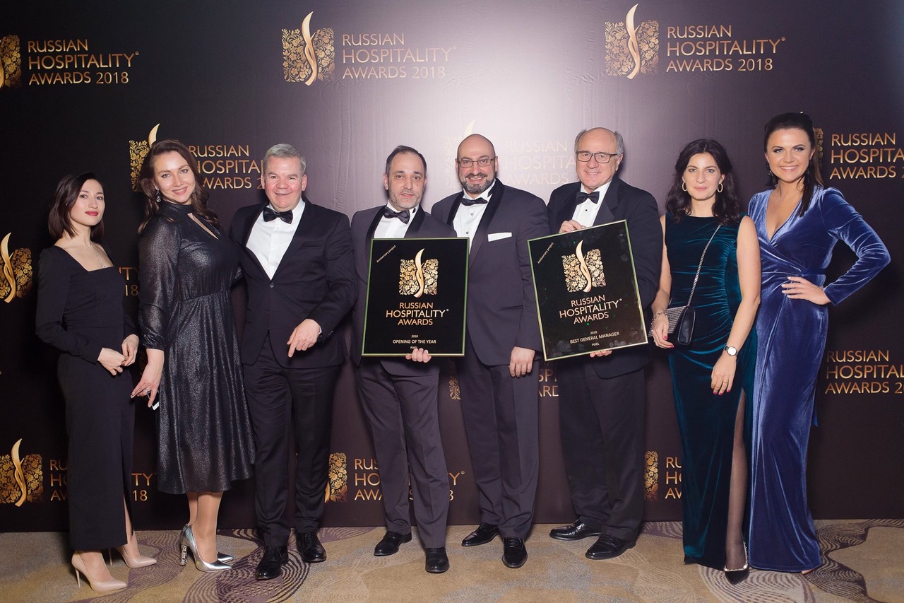 Премия awards 2016. Russian Hospitality Awards 2021 победители. Russian Hospitality Awards церемония. Алена Колодина Hospitality Awards. Russian Hospitality Awards 2020.