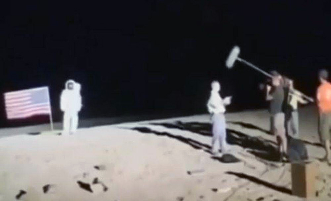 В архиве под слоем пыли нашли пленку с заголовком "Луна-кино", где американцы снимают в пустыне высадку на Луну Культура