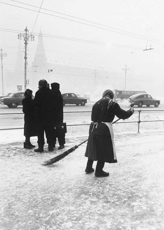 У "Националя", 1959 год. город, зима, москва, ностальгия, фото, фотографии