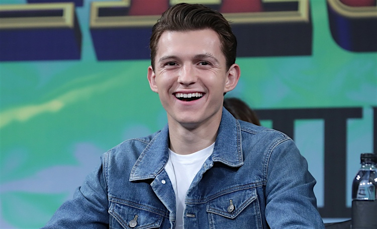 Звезда "Человека-паука" Том Холланд решил завязать со спиртным, но Райан Рейнольдс порушил его планы