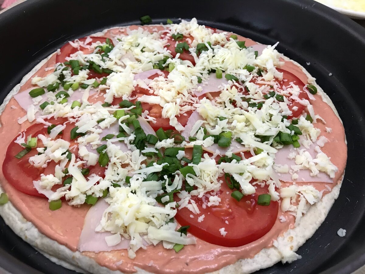пицца на лаваше в сковороде рецепт фото 79