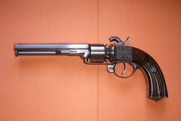 Револьверы, которые на «Д» Револьверы, которые на «Д» оружие